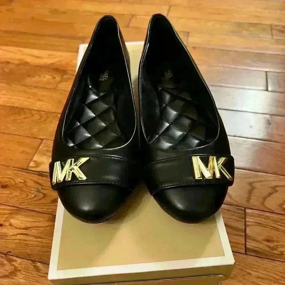 Michael Kors Brand new with box Jilly Ballet size 6